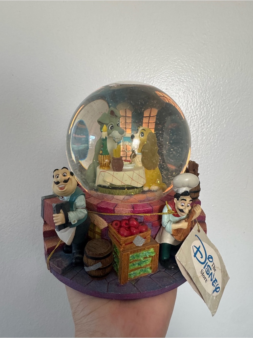Disney Lady and the Tramp Snowglobe Light-up Music Box Bella Notte